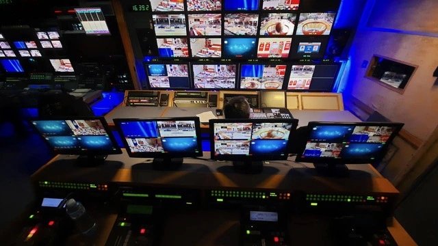 Visual Impact OB -  Truck Inside 3