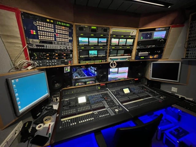 Visual Impact OB -  Truck Inside 7